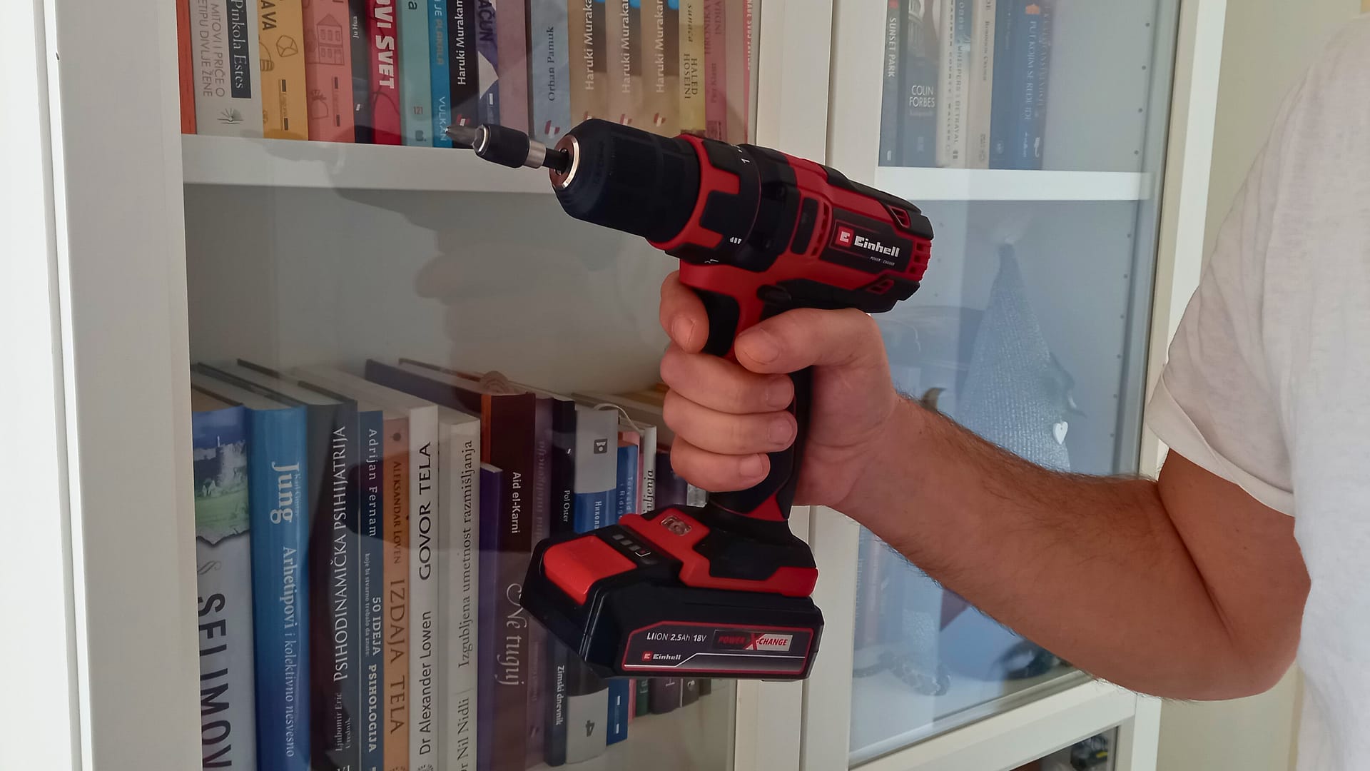 Šrafilica i bušilica mogu biti električni ili akumulatorski alati
