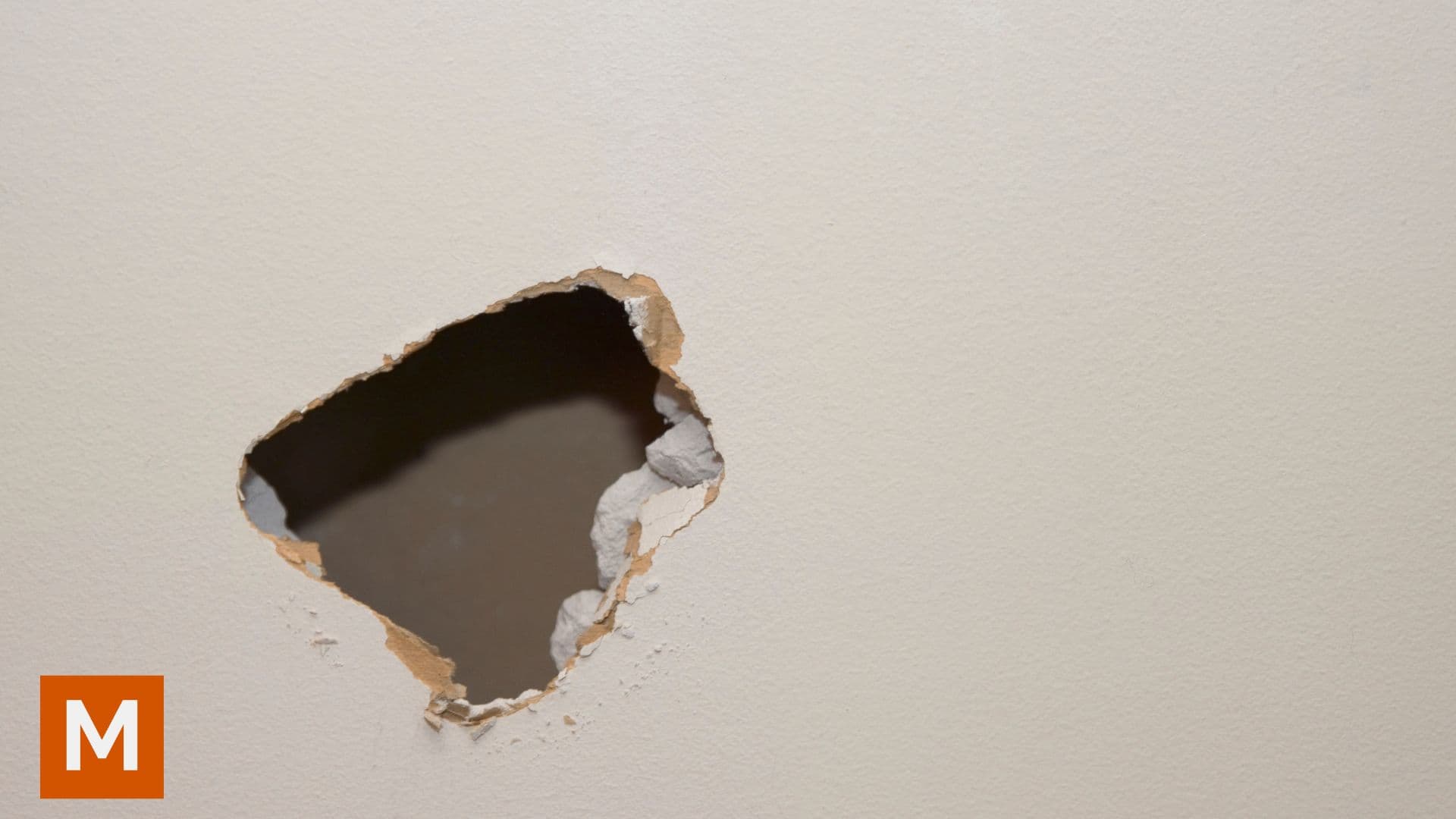 Popravka oštećene gipsane ploče i kako popraviti rupu u gips kartonu